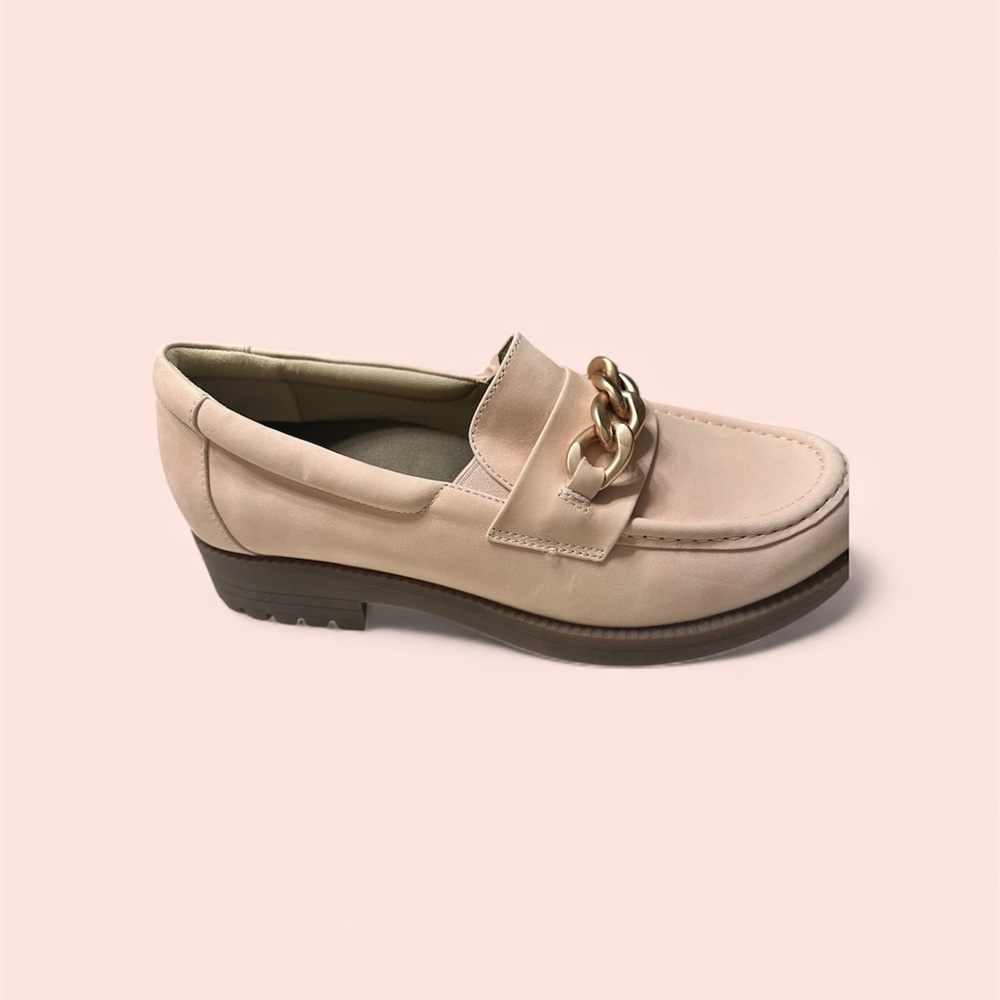 REVITALIGN Blush Loafers with Gold Chain - Picture 3 of 6